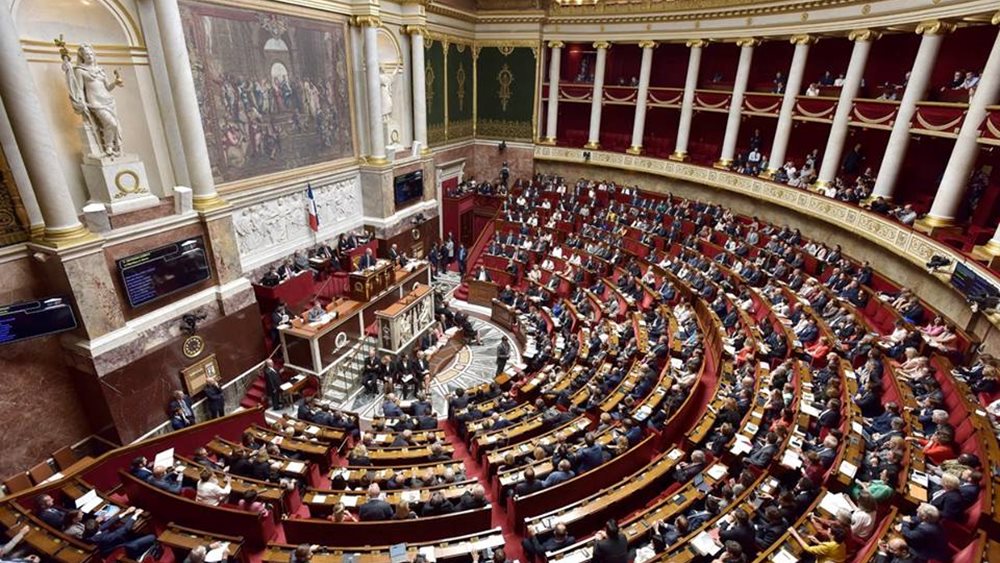 Γαλλία: Το Νέο Λαϊκό Μέτωπο της αριστεράς προτείνει τη Λουσί Καστέ για πρωθυπουργό