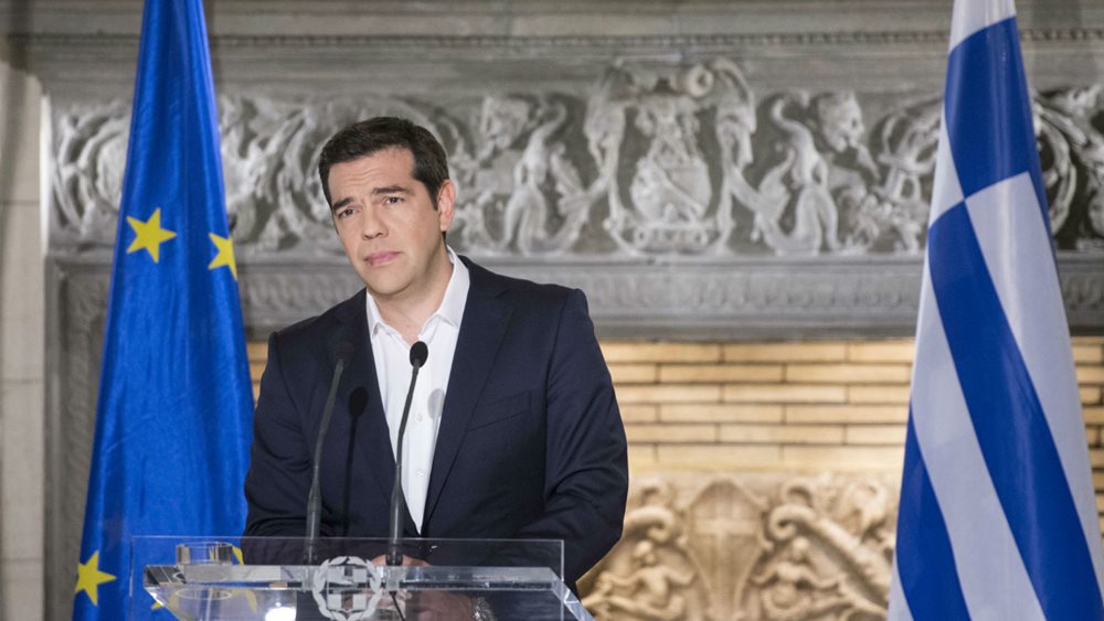 Τσίπρας: &quot;Ένα χρόνο μετά το δημοψήφισμα συνεχίζουμε με ψηλά το κεφάλι&quot;