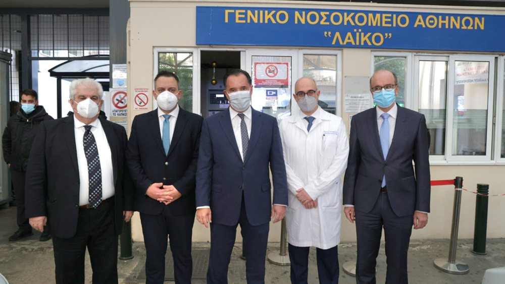 Επίσκεψη Άδωνι Γεωργιάδη στο "Λαϊκό", είδε την 23χρονη που υπεβλήθη με επιτυχία σε μεταμόσχευση ήπατος
