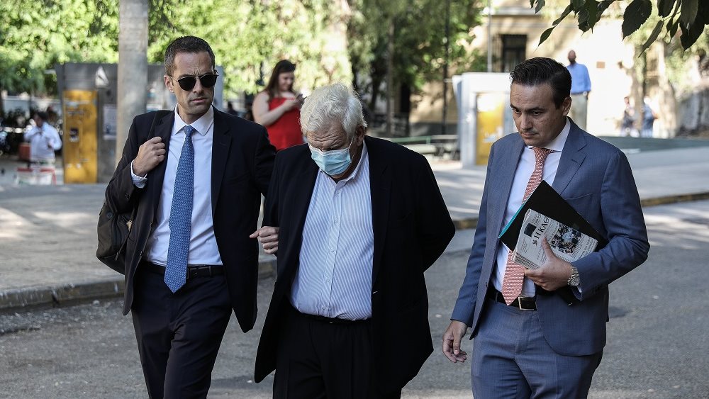 Δίκη Folli Follie: Παρόντες οι Κουτσολιούτσοι - Θέμα με Κινέζο κατηγορούμενο και το αμετάφραστο βούλευμα