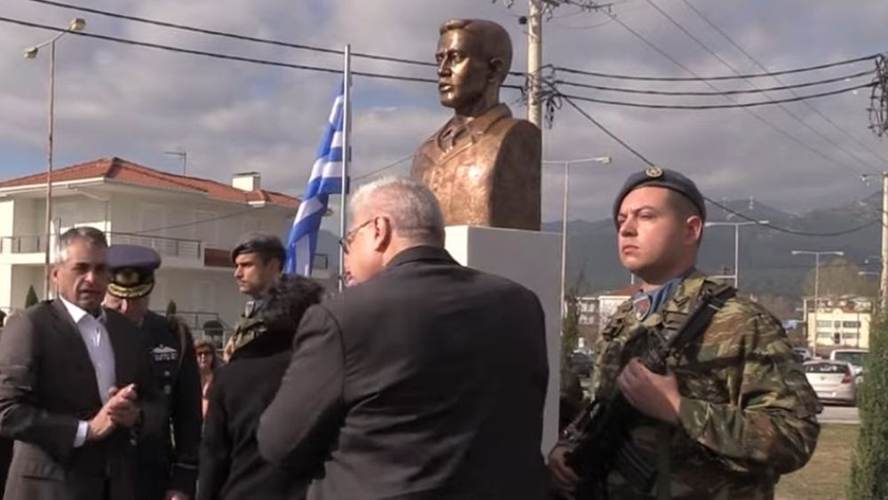 Τελετή αποκαλυπτηρίων της προτομής του υποσμηναγού (Ι) Μάριου-Μιχαήλ Τουρούτσικα στην Τρίπολη