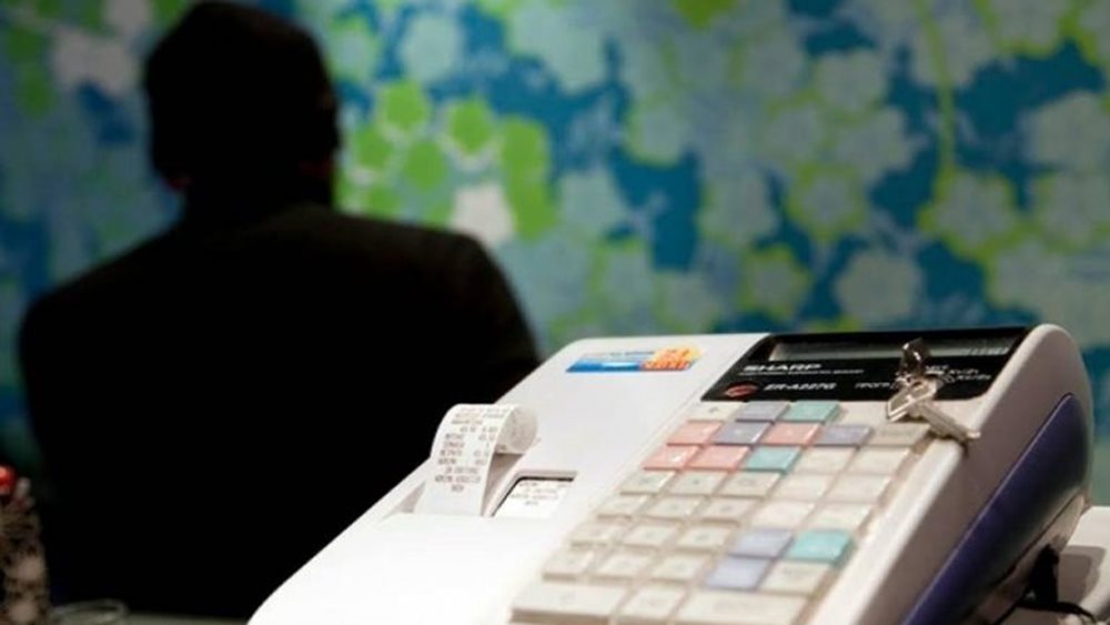 Θεσσαλονίκη: Συνελήφθη εφοριακός - Παρίστανε τον ελεγκτή και ζητούσε &quot;φακελάκια&quot; από επιχειρήσεις