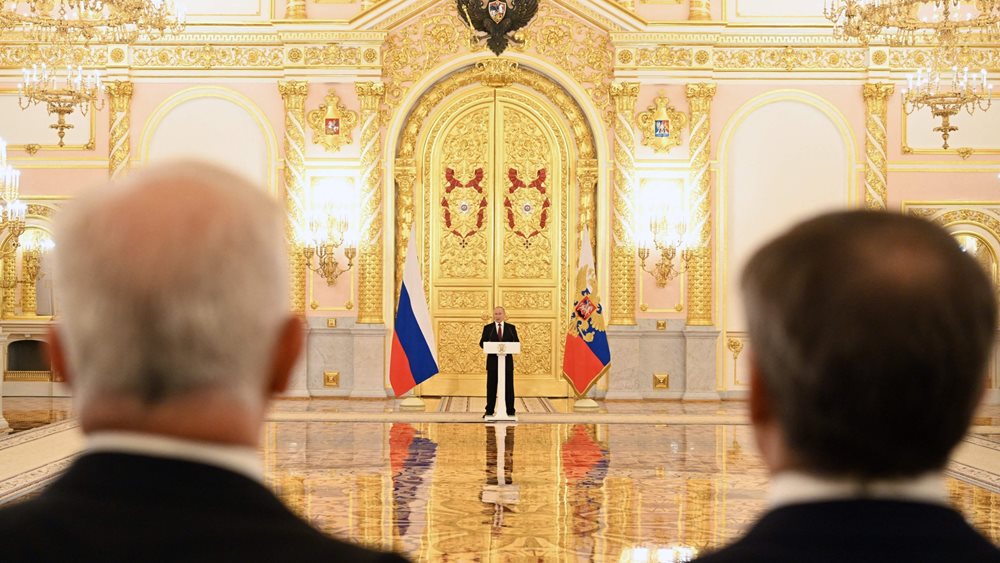 Δεν είμαστε ακριβώς σε πόλεμο, ούτε όμως σε ειρήνη...