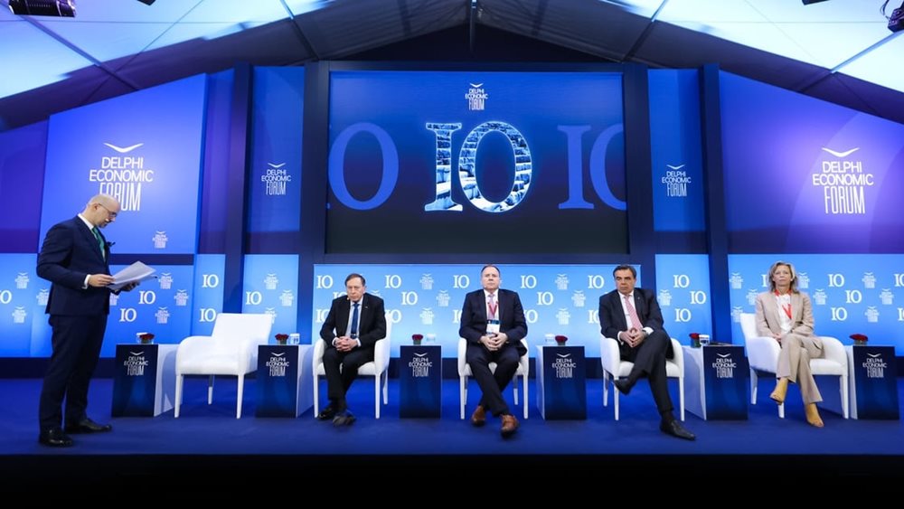 Delphi Economic Forum: Υβριδική Απειλή - &quot;Πούτιν και Τραμπ ίσον δυσκολίες για την Ευρώπη&quot;
