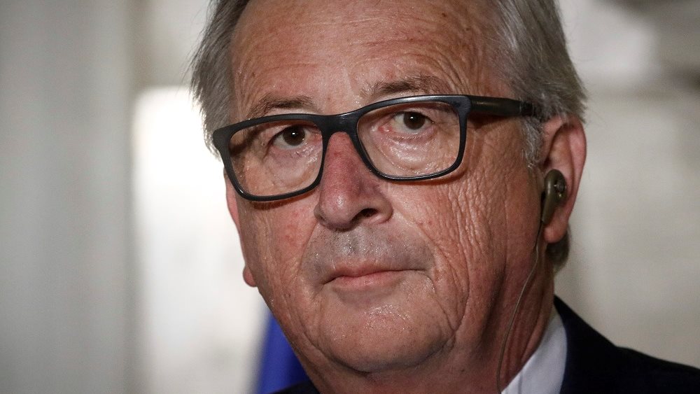 Γιούνκερ: Μια αποχώρηση της Ιταλίας από την ευρωζώνη θα ήταν "αυτοκτονία"