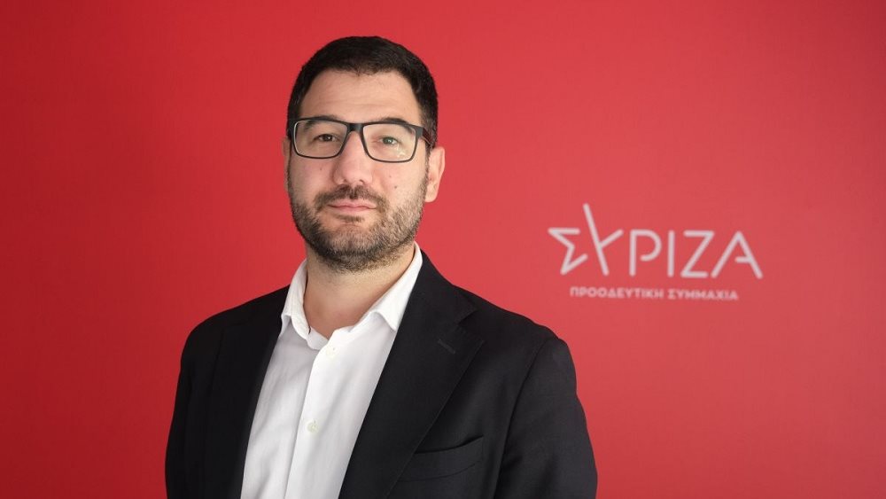 Ηλιόπουλος: Καλούμε τους νέους ανθρώπους να εμβολιαστούν παρά την κυβερνητική προσβολή