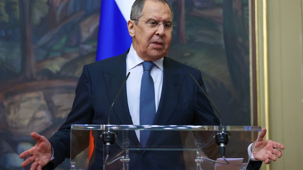 Λαβρόφ: "Η Ελλάδα δεν θέλει να ακολουθήσει την οδό της επιδείνωσης των αντιρωσικών κυρώσεων"