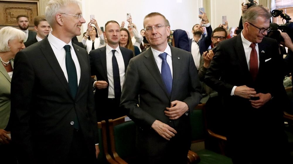 Εξελέγη ο πρώτος ανοικτά ομοφυλόφιλος αρχηγός κράτους στην ΕΕ - Ο νέος πρόεδρος της Λετονίας