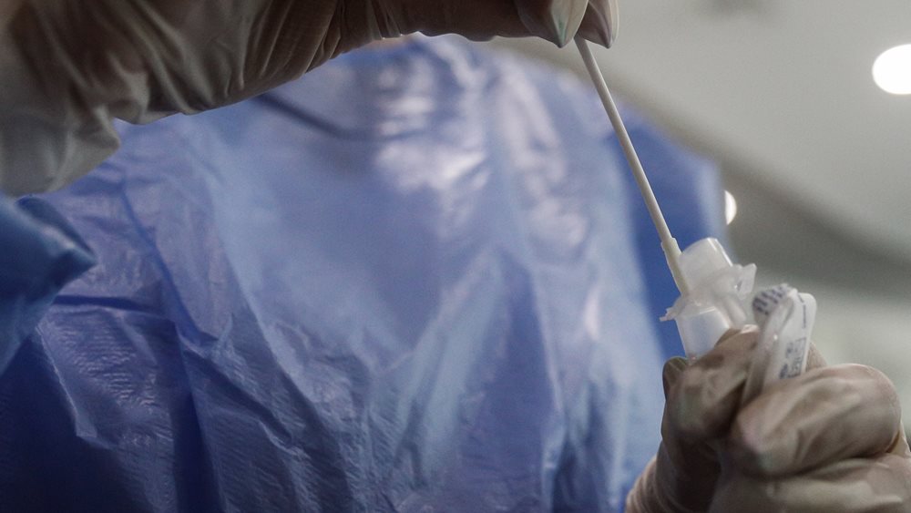 Πρώτο επιβεβαιωμένο κρούσμα μεταπνευμονοϊού HMPV στην Ελλάδα: Στη ΜΕΘ ο 71χρονος ασθενής - Θετική και η σύζυγός του