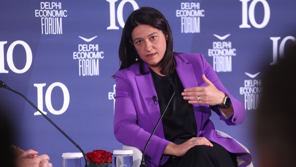 Νέο εργασιακό νομοσχέδιο προανήγγειλε η Ν. Κεραμέως από το Φόρουμ των Δελφών
