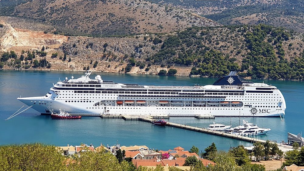 Κέρκυρα: Στις φλόγες το κρουαζιερόπλοιο MSC Lirica
