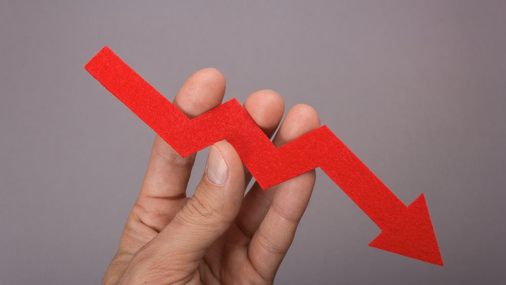 Οι 3 συν 3 κίνδυνοι για το ΑΕΠ και τα πλεονάσματα -Aπειλή για νέα μέτρα