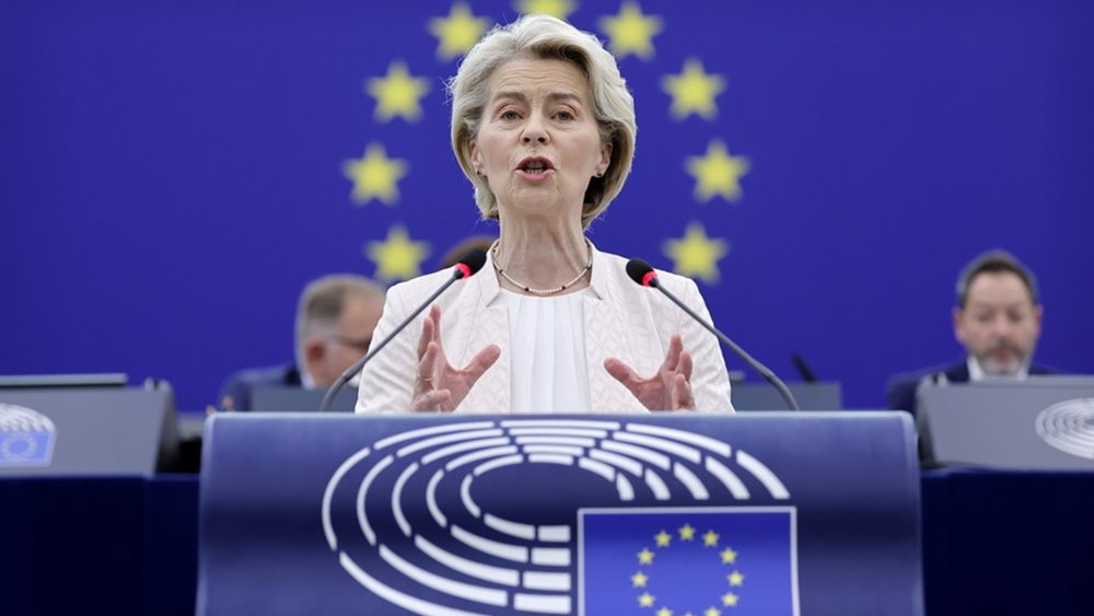 Κομισιόν: Δεύτερη θητεία για την Ούρσουλα φον ντερ Λάιεν - Επανεξελέγη με 401 ψήφους