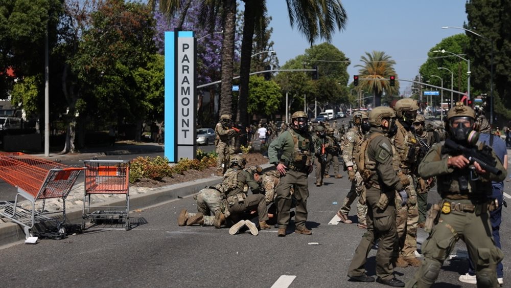 ΗΠΑ: Επισφαλής ηρεμία στο Λος Άντζελες έπειτα από μια πρώτη νύχτα απαγόρευσης κυκλοφορίας