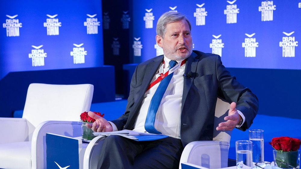 Γιοχάνες Χαν: Σήμερα εκταμιεύτηκαν τα πρώτα €3,55 δισ. προς την Ελλάδα από το Ταμείο Ανάκαμψης