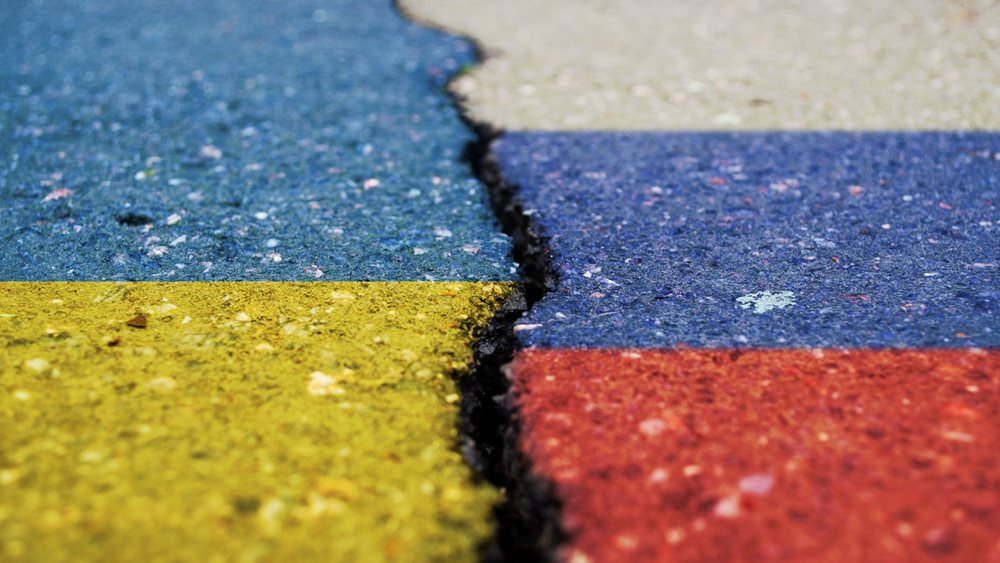 Οι ΥΠΕΞ Ουκρανίας και Βρετανίας συζητούν πακέτο μέτρων αποτροπής κατά της Ρωσίας, δηλώνει το Κίεβο