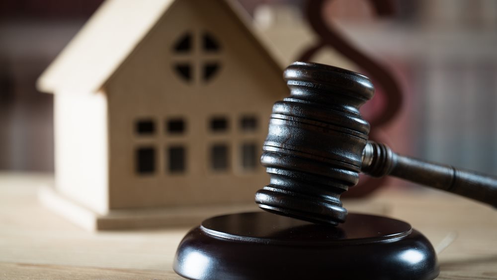 Πλειστηριασμοί: Πόσα ακίνητα βγάζει η εφορία στο σφυρί με το "καλημέρα" του 2026