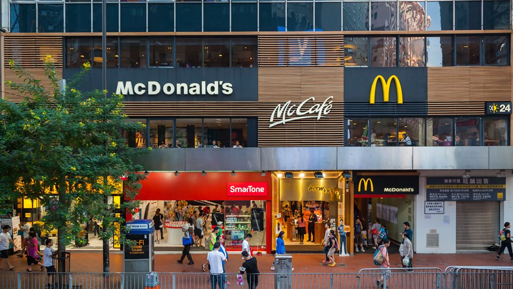 Μ. Βρετανία: Καταγγελίες κατά των McDonald&#39;s από δεκάδες πρώην και νυν υπάλληλους