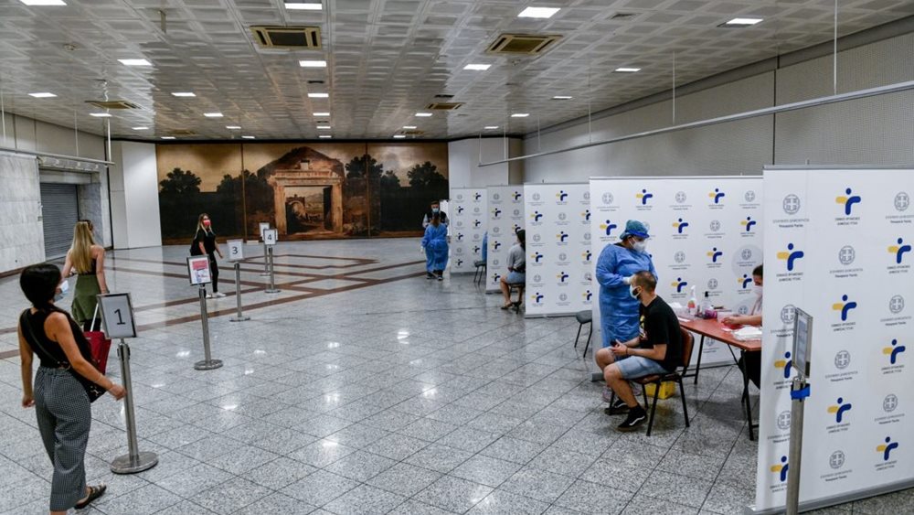Ευ. Μανωλόπουλος: Ασφαλής η τρίτη δόση στους 3 μήνες