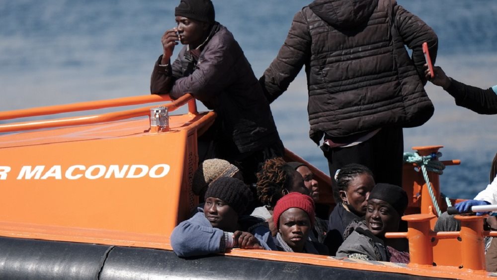 Ισπανία: Έξι πλοιάρια με μετανάστες εντοπίστηκαν στα ανοιχτά των Καναρίων Νήσων