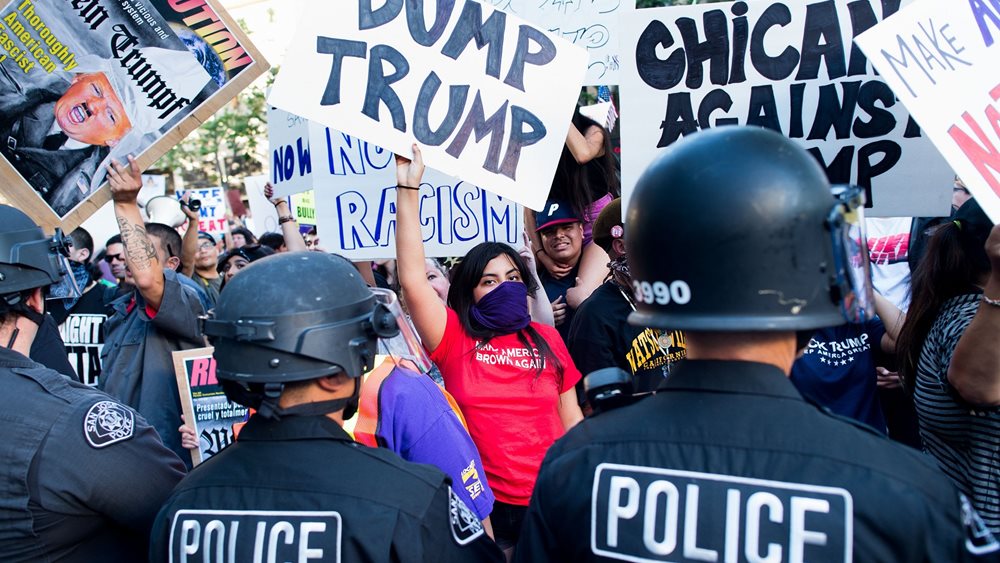 Άνευ προηγουμένου επεισόδια στην Ουάσινγκτον κατά την διάρκεια της ορκωμοσίας Trump