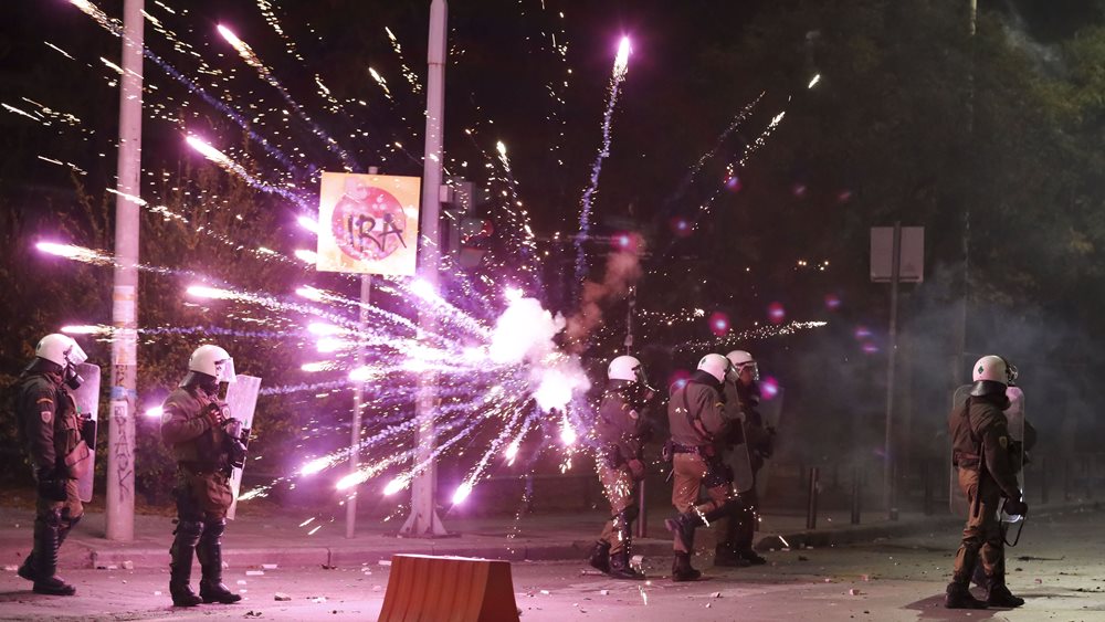 Θεσσαλονίκη: Αποκλιμακώθηκε η ένταση μεταξύ κουκουλοφόρων και αστυνομίας