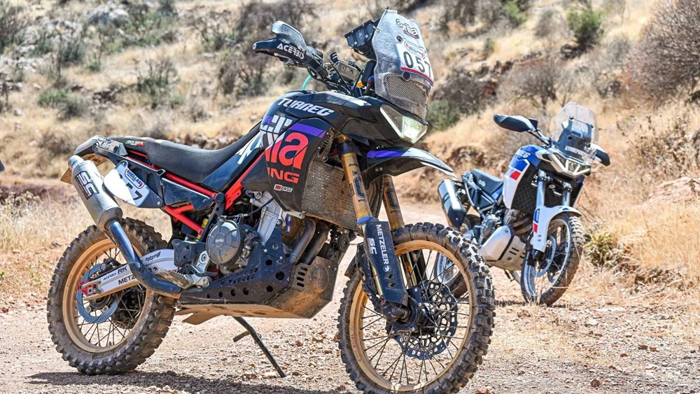 Πώς είναι πάνω στη σέλα της τρομερής Aprilia Tuareg Factory Rally