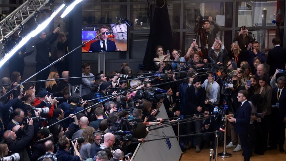 Σύνοδος Κορυφής: Αναζήτηση τρόπων μείωσης των διατλαντικών εντάσεων - Αποτίμηση του υψηλού βαθμού ενότητας της ΕΕ απέναντι στις απειλές Τραμπ