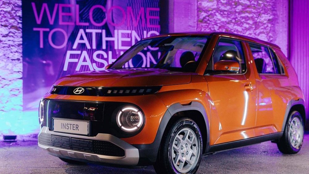 Το Hyundai Inster, η Τάμτα και η Athens Fashion Week