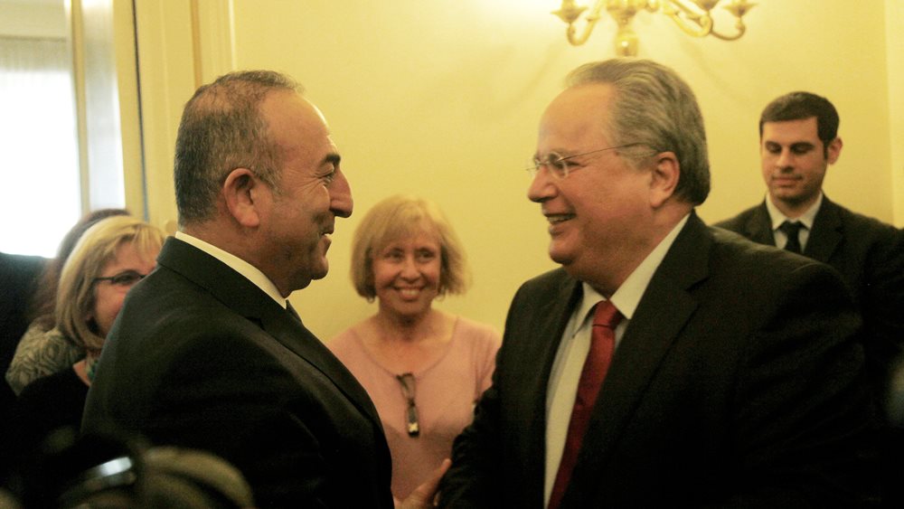 Σε εξέλιξη συνάντηση Κοτζιά-Τσαβούσογλου στην Κρήτη