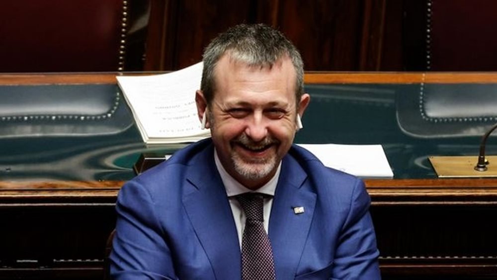 Σάλος στην Ιταλία από τις δηλώσεις του υφυπ. Δικαιοσύνης της Μελόνι: &quot;Μου αρέσει που κρατούμενοι δε μπορούν να πάρουν ανάσα&quot;