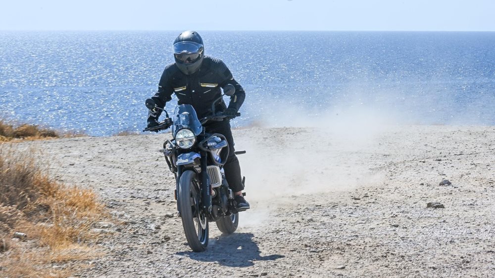 Οδηγούμε την γκάμα των μοτοσυκλετών Royal Enfield