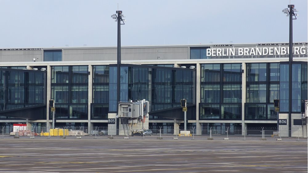 Γερμανία: Το αεροδρόμιο του Βερολίνου κλείνει έναν τερματικό σταθμό λόγω του κορονοϊού