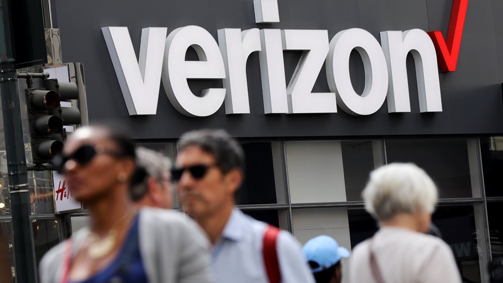 Verizon: Χαμηλότερα των περσινών, αλλά υψηλότερα των προβλέψεων τα κέρδη β&#39; τριμήνου