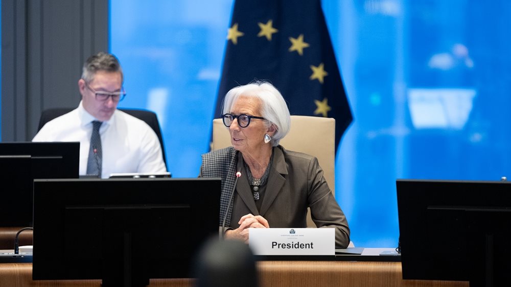 Η ένταση του πολέμου ευρώ - δολαρίου και οι αβεβαιότητες της ΕΚΤ