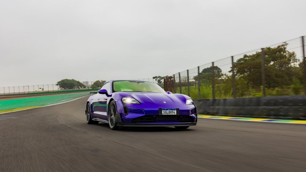 Η Porsche Taycan αποδεικνύει ξανά γιατί είναι το κορυφαίο ηλεκτρικό αυτοκίνητο