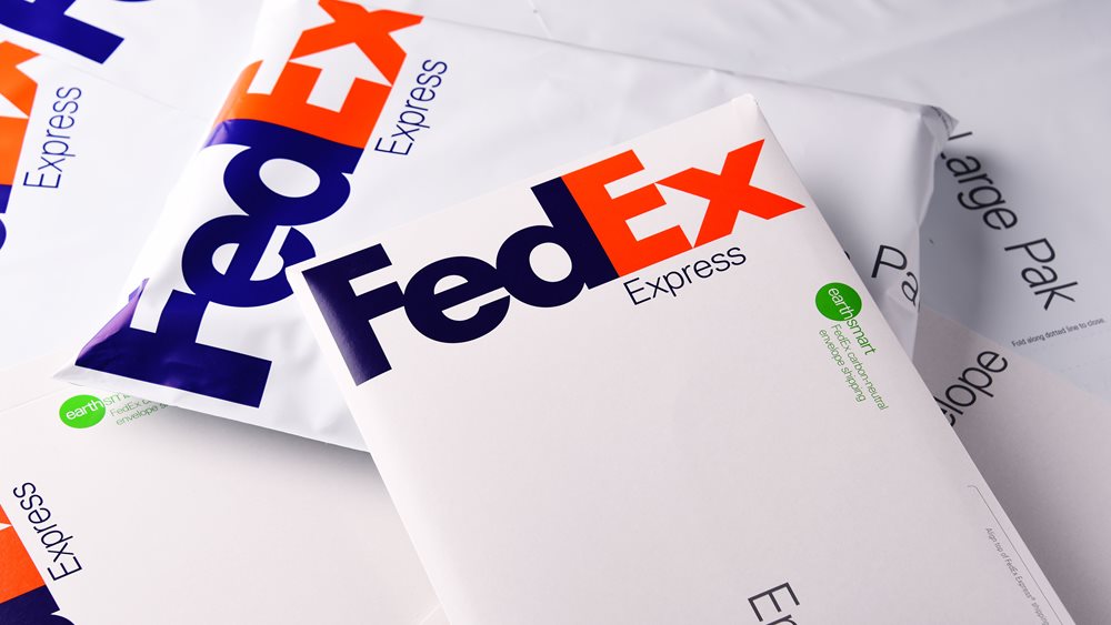 FedEx: Πτώση κερδών και εσόδων στο τρίμηνο, προχωρά σε νέες περικοπές $1 δισ.