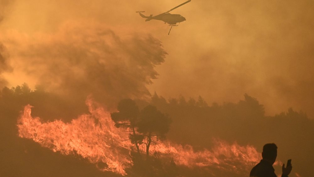 Φωτιά σε δασική έκταση στην Πτολεμαΐδα - Επιχειρούν εναέρια μέσα