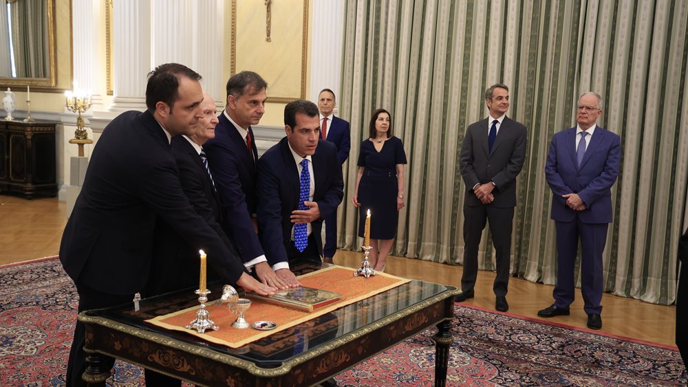 Ορκίστηκαν ο Θάνος Πλεύρης και οι τρεις νέοι υφυπουργοί της κυβέρνησης