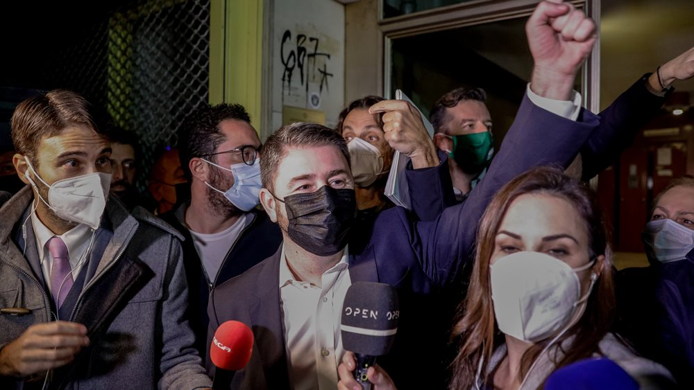 Εκλογές ΚΙΝΑΛ: Ηγετικό προβάδισμα για Ν. Ανδρουλάκη - Ο Γ. Παπανδρέου στον β&#39; γύρο