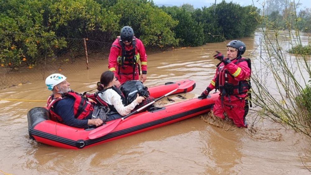 Κακοκαιρία Byron: Συναγερμός στη Λακωνία - Εγκλωβίστηκαν άνθρωποι, πλημμύρισαν χείμαροι, έκλεισαν δρόμοι