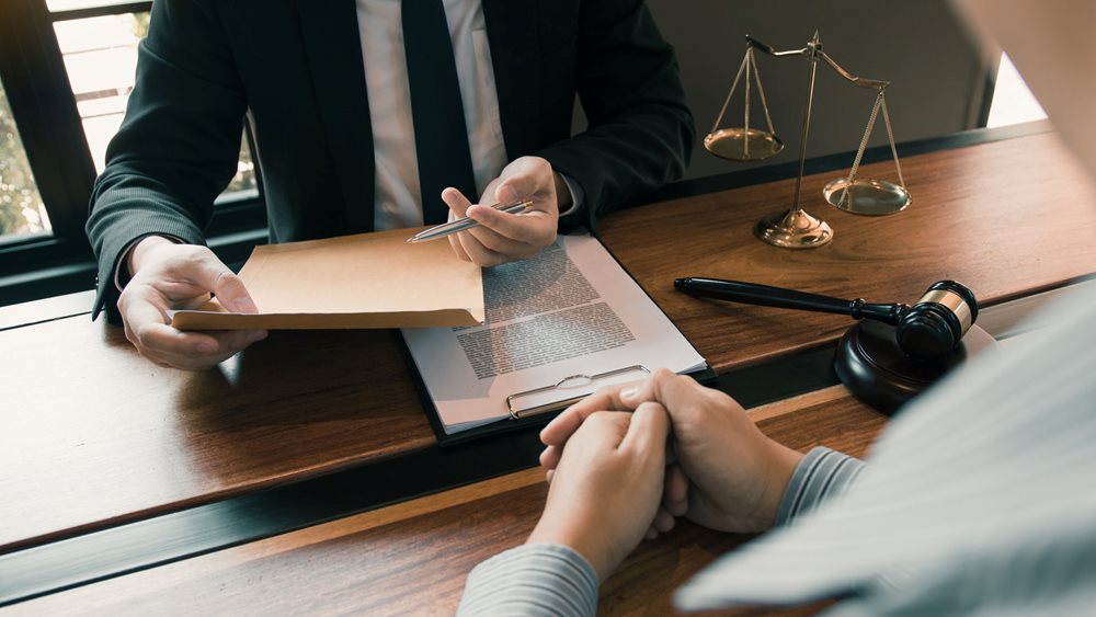 Ξεκόλλησαν οι ρυθμίσεις δανείων μέσω του εξωδικαστικού μηχανισμού