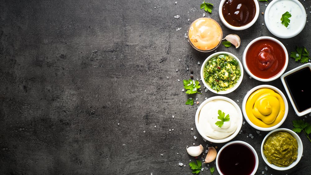 Τυροκαυτερή, τζατζίκι και ρώσικη σαλάτα παραμένουν στον ΦΠΑ 24%