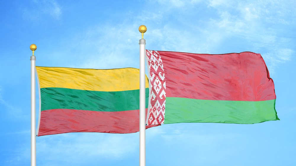 Λιθουανία: Σχεδόν 2.000 νταλίκες έχουν μπλοκαριστεί στη Λευκορωσία, αφού έκλεισαν τα σύνορα των δύο χωρών