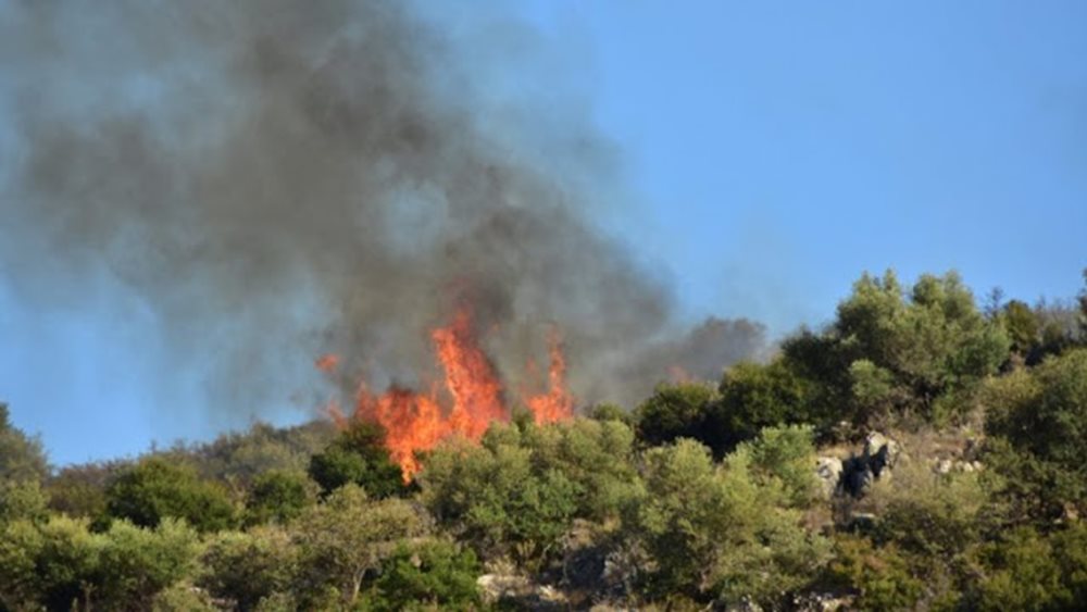 Συνελήφθησαν 13 άτομα για τη φωτιά στην Ύδρα