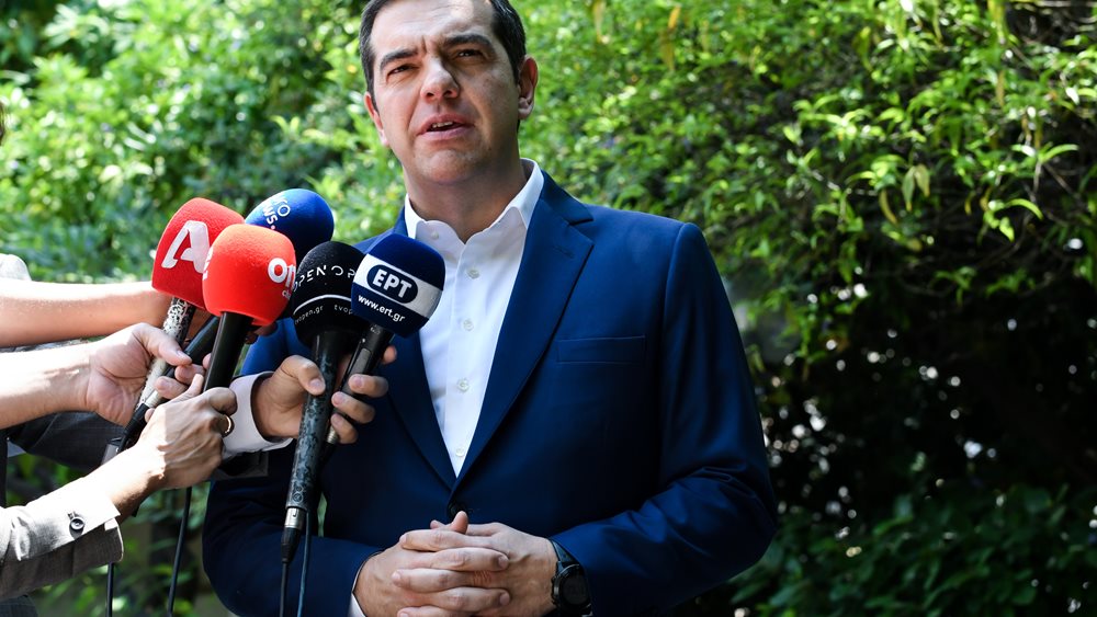 Αλ. Τσίπρας: Φταίει ο... Μητσοτάκης για την έκθεση της Κομισιόν