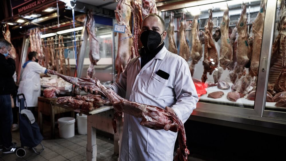 ΙΕΛΚΑ: Στα 43,35 ευρώ το κόστος για το τυπικό καλάθι του πασχαλινού τραπεζιού