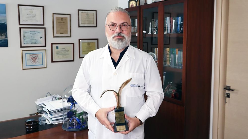 Έλληνας ιατρός στους 8 κορυφαίους στη μεταμόσχευση μαλλιών στον κόσμο