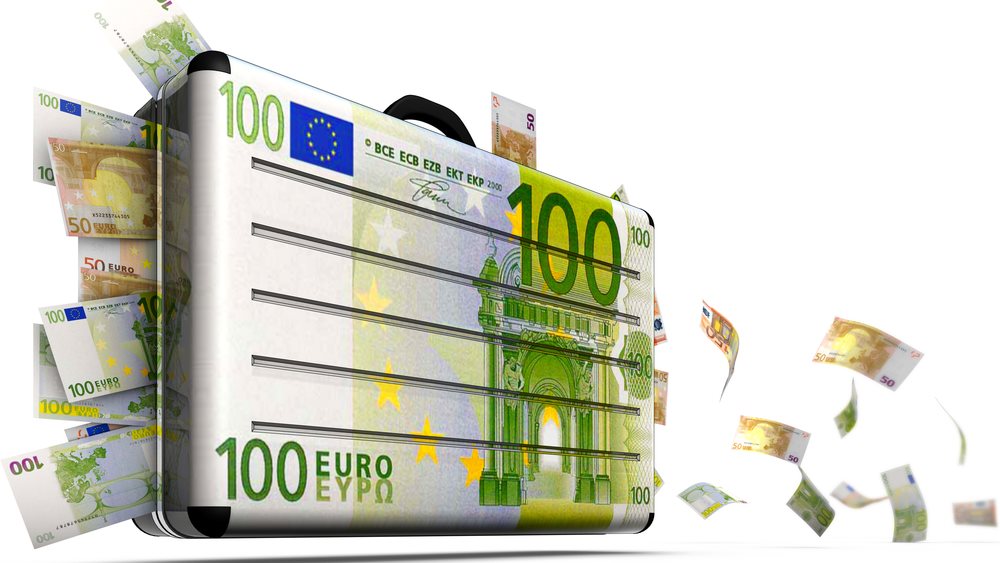 Περισσότερα από 100 εκατ. ευρώ έχασαν οι καταθέτες το 2019 από την μείωση των επιτοκίων
