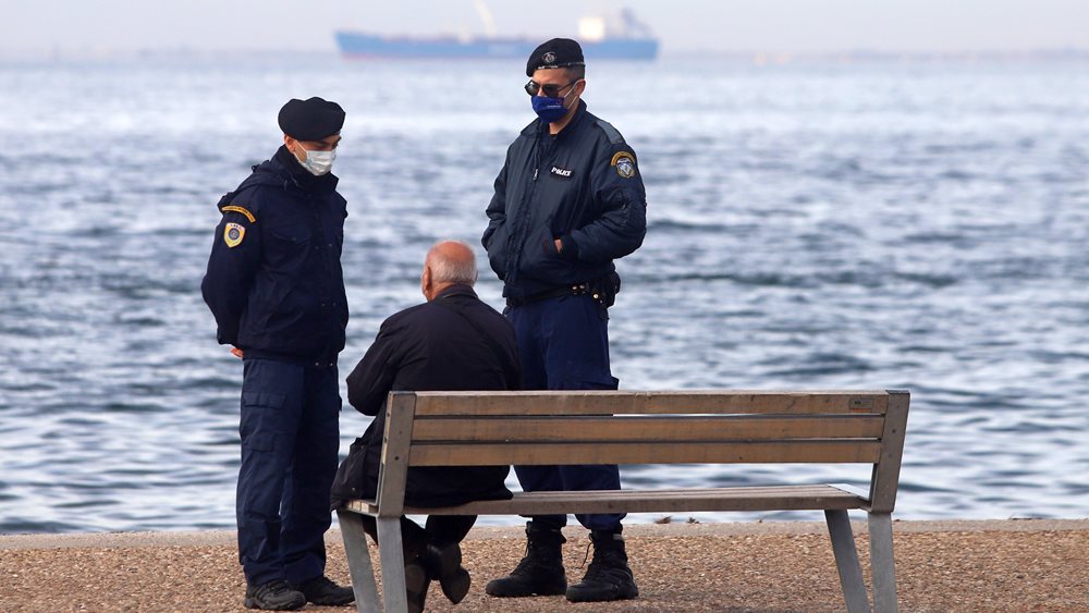 Βήμα-βήμα η άρση των περιορισμών - Τι θα γίνει με γυμνάσια, λύκεια, εστίαση